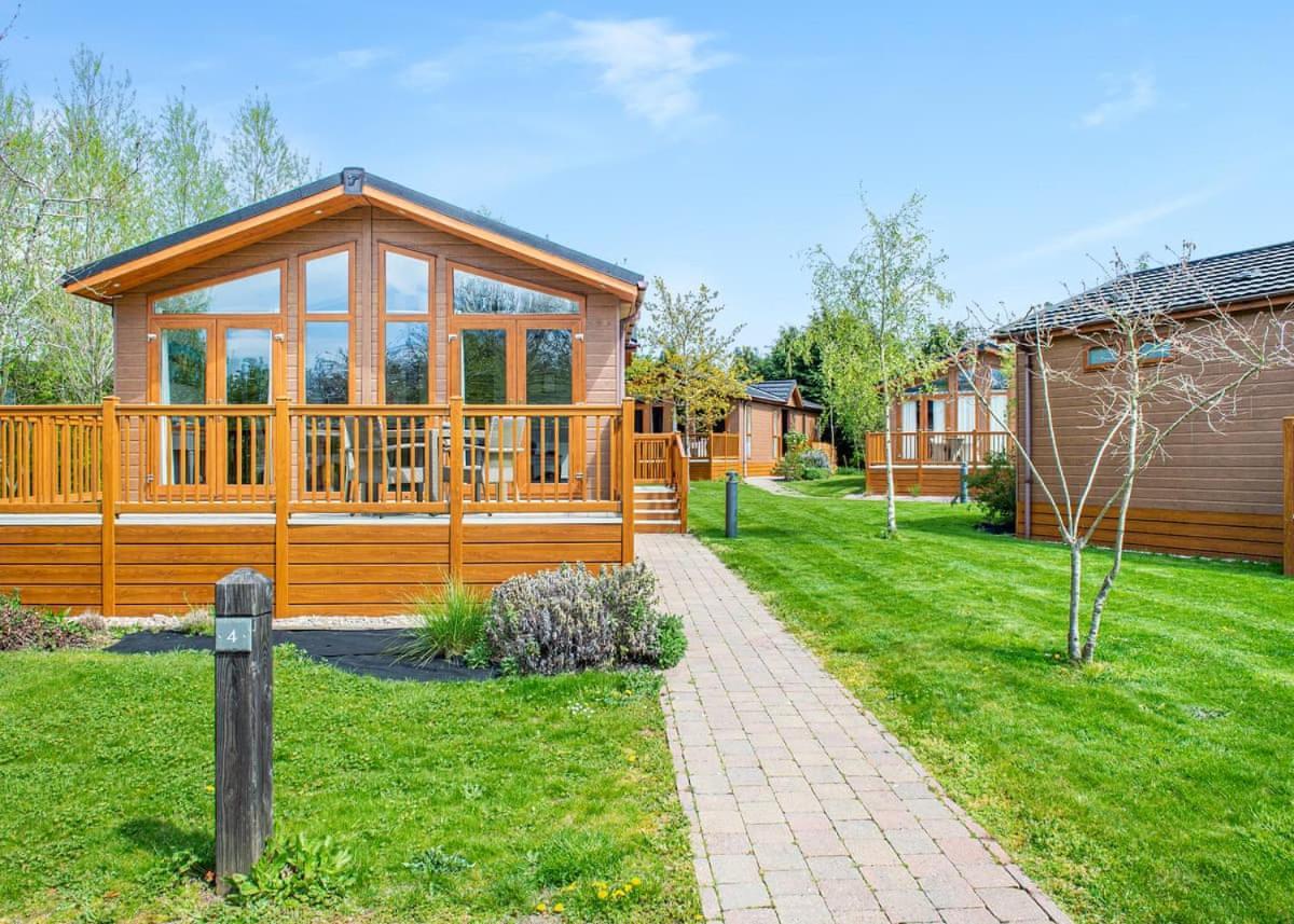 Canterbury Reach Lodge Retreat Petham ภายนอก รูปภาพ