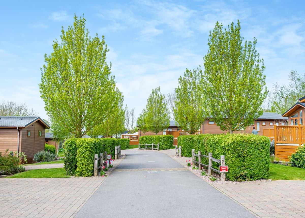 Canterbury Reach Lodge Retreat Petham ภายนอก รูปภาพ
