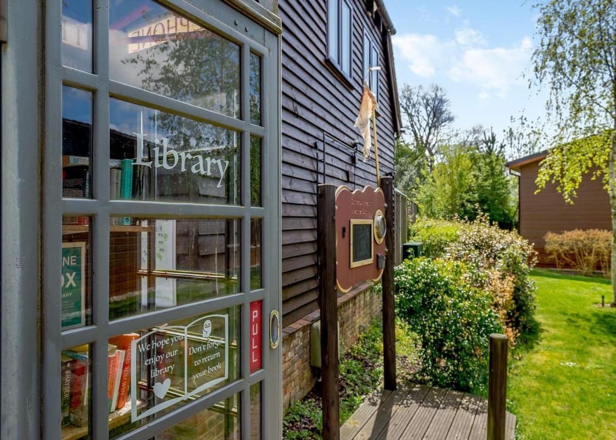 Canterbury Reach Lodge Retreat Petham ภายนอก รูปภาพ