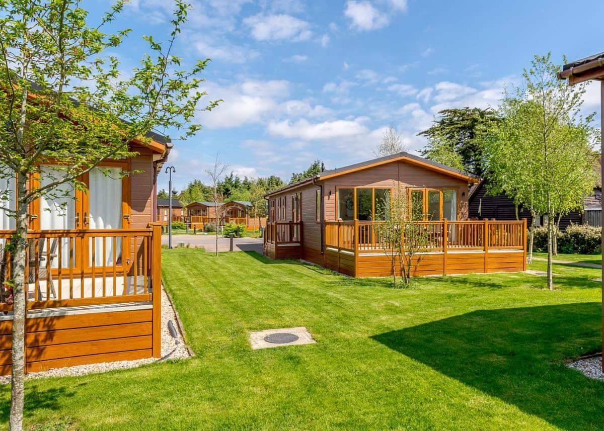 Canterbury Reach Lodge Retreat Petham ภายนอก รูปภาพ