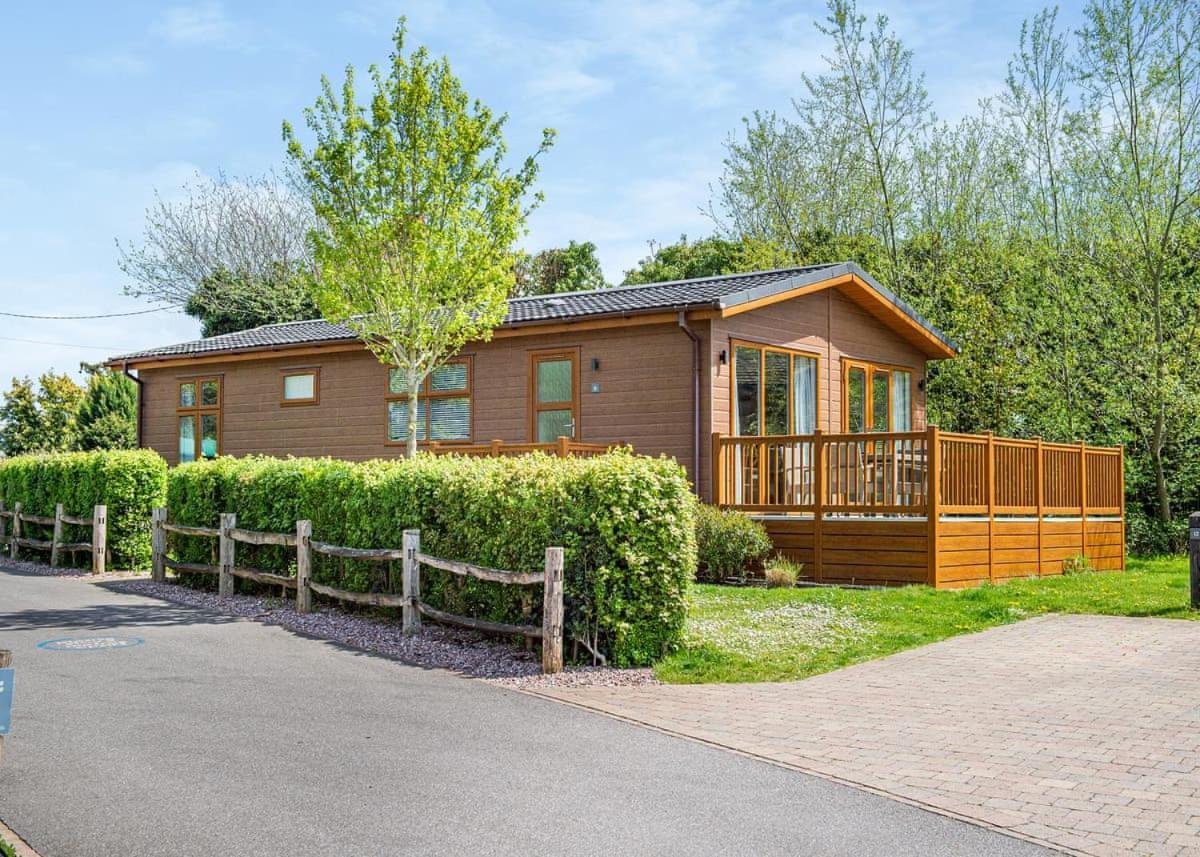Canterbury Reach Lodge Retreat Petham ภายนอก รูปภาพ